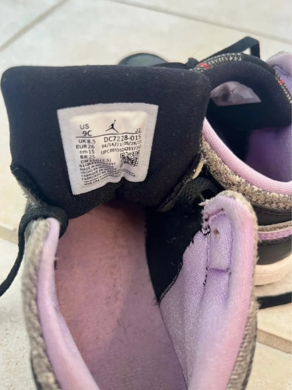 Nike Air Jordan Kids High-Top Sneakers in Black and Purple. Size 9.
